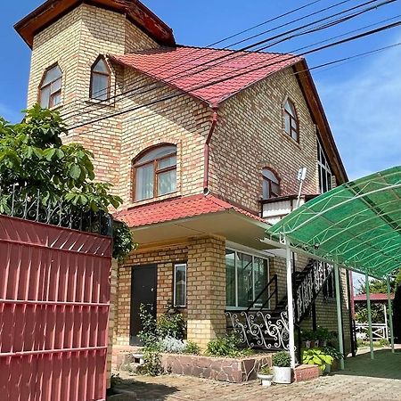 Guest House Visit โชลปอน-อาตา ภายนอก รูปภาพ