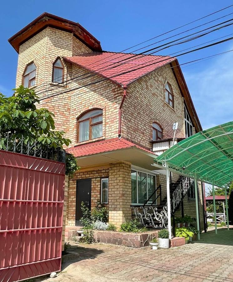 Guest House Visit โชลปอน-อาตา ภายนอก รูปภาพ