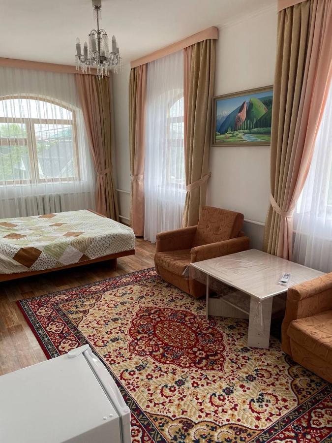Guest House Visit โชลปอน-อาตา ภายนอก รูปภาพ
