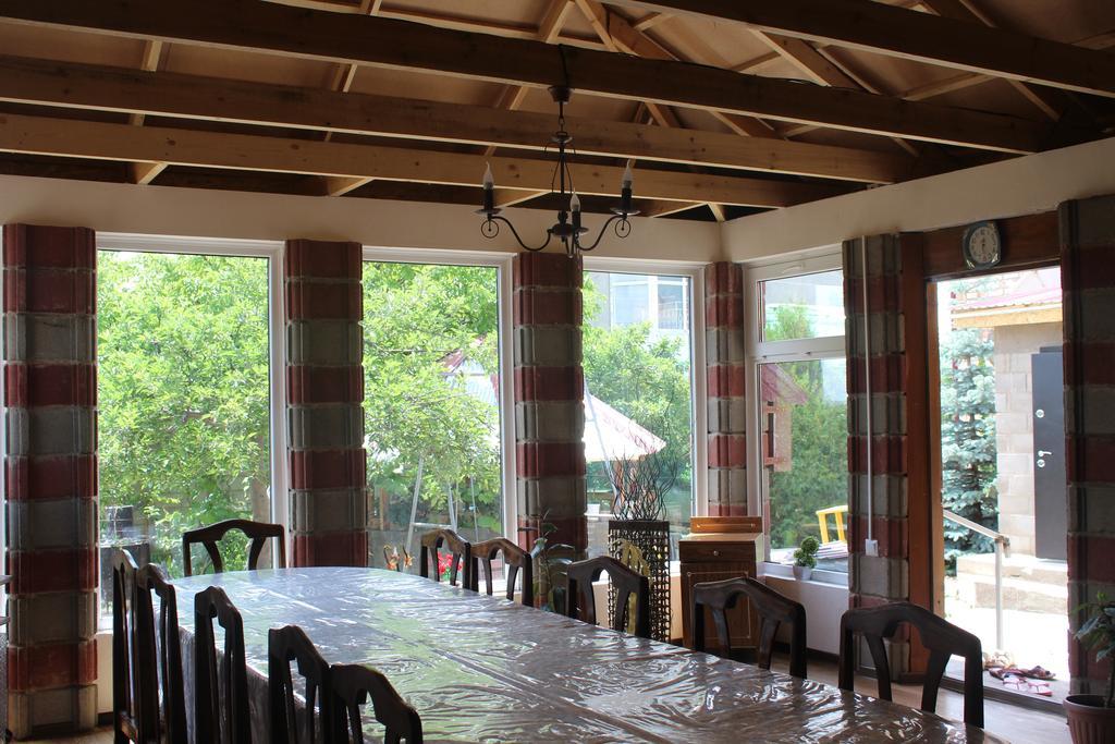 Guest House Visit โชลปอน-อาตา ภายนอก รูปภาพ